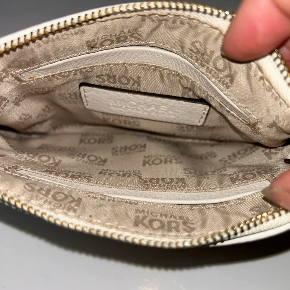 Michael Kors Cream Zip‎ wrist Wallet